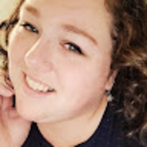 Meet your Posher, Heidi - Picture 1 of 1